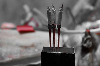 《SVC》英版与日版宣传图对比：不知火舞穿得不露骨了